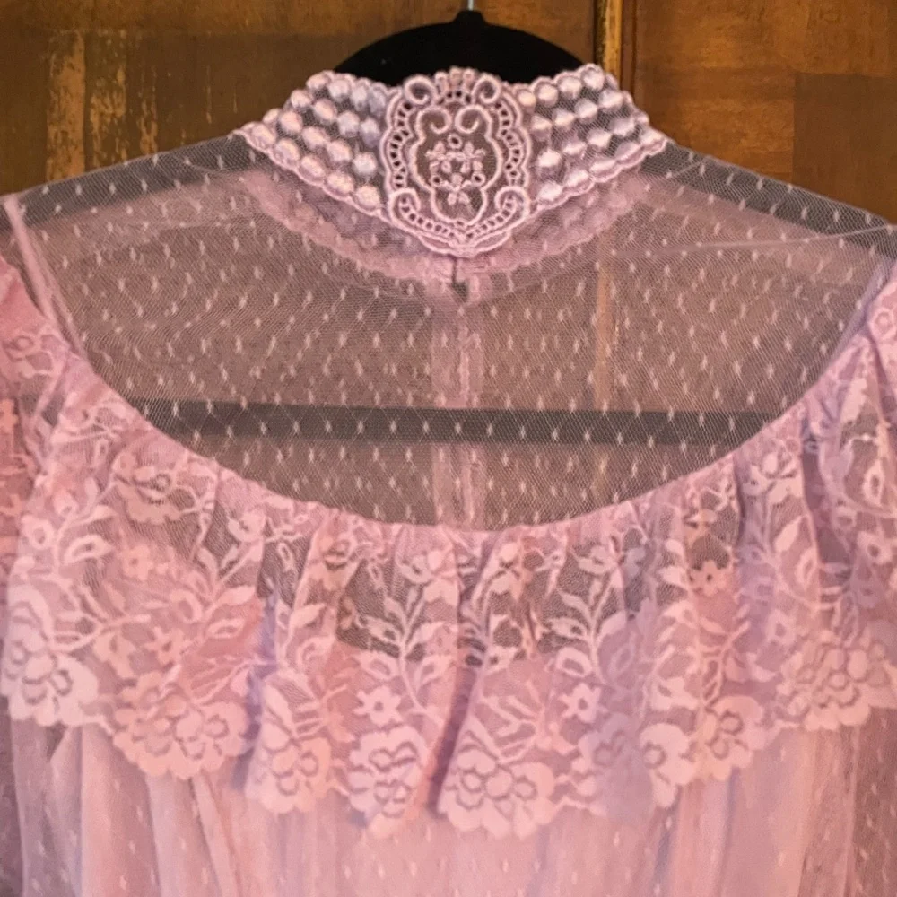 Vintage 70s pastel lavender dress with lace overshirt - Picture 3 of 10